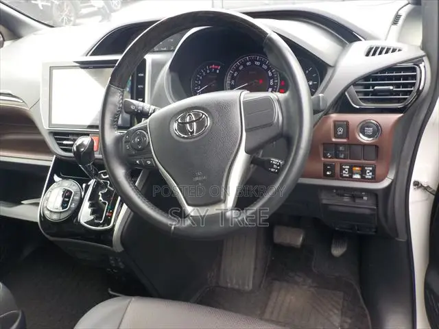 Toyota Esquire 2021 Pearl