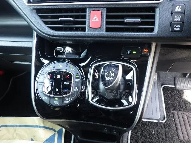 Toyota Voxy 2021 Black