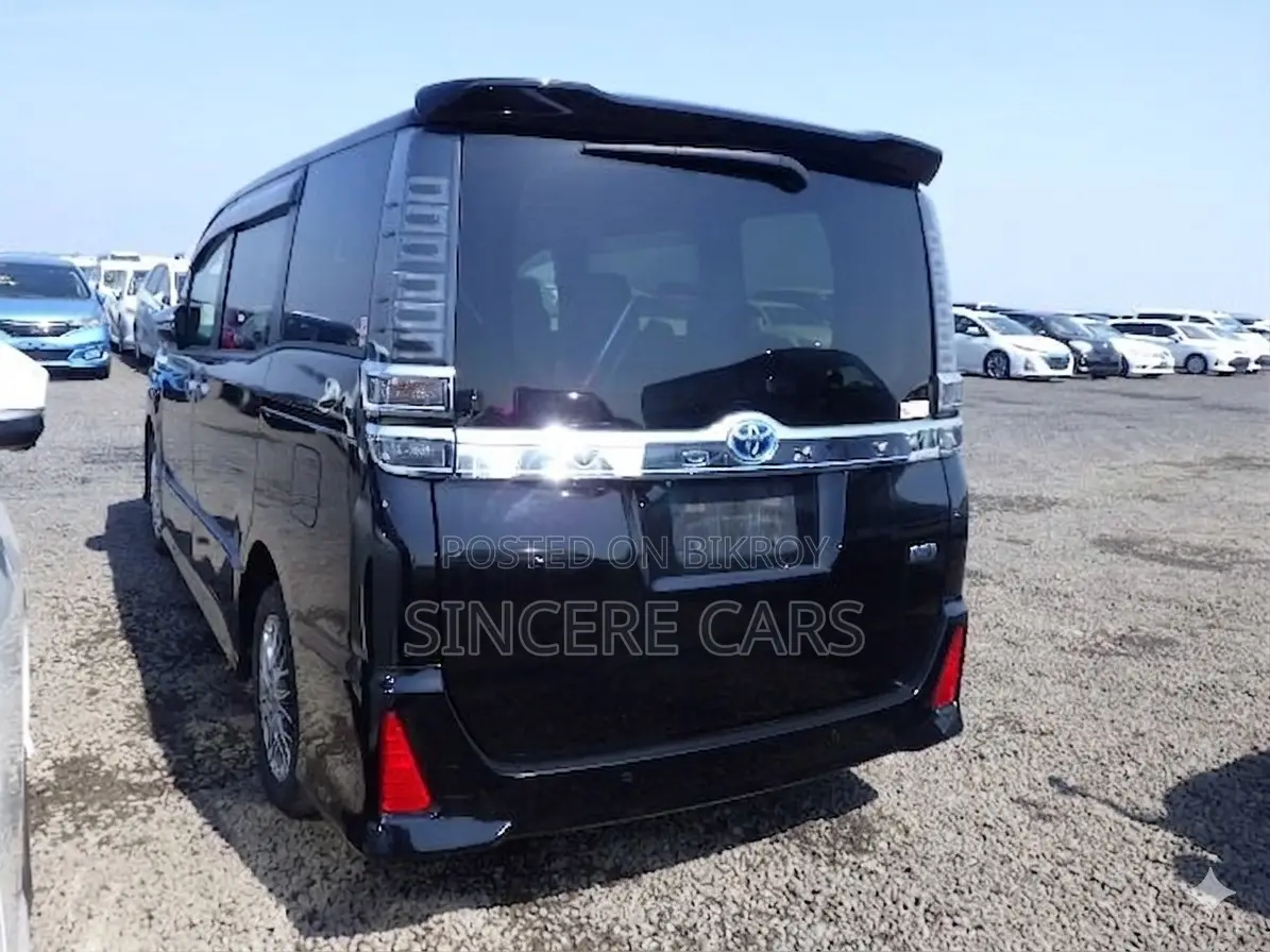 Toyota Voxy 2021 Black