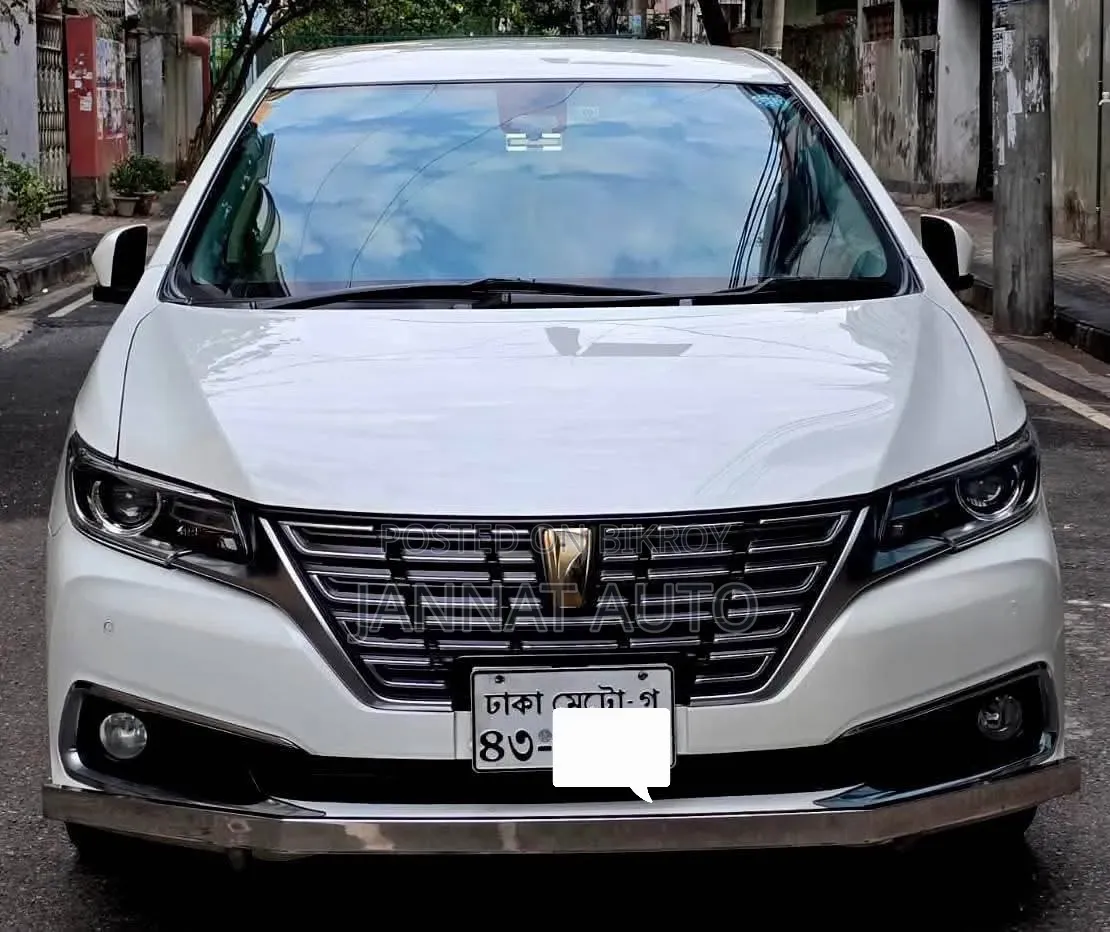 Toyota Premio 2016 Off white