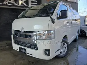 Toyota HiAce 2021 White