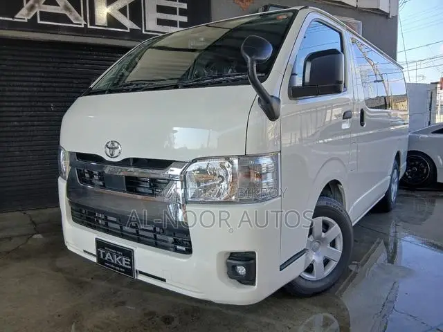 Toyota HiAce 2021 White