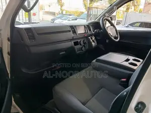 Toyota HiAce 2021 White