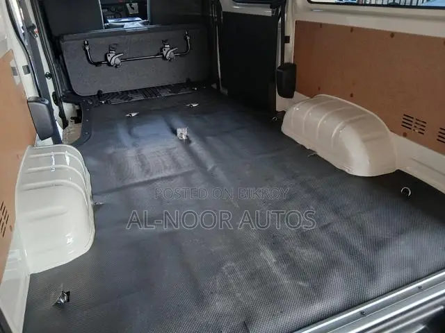 Toyota HiAce 2021 White