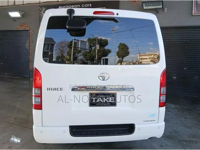 Toyota HiAce 2021 White