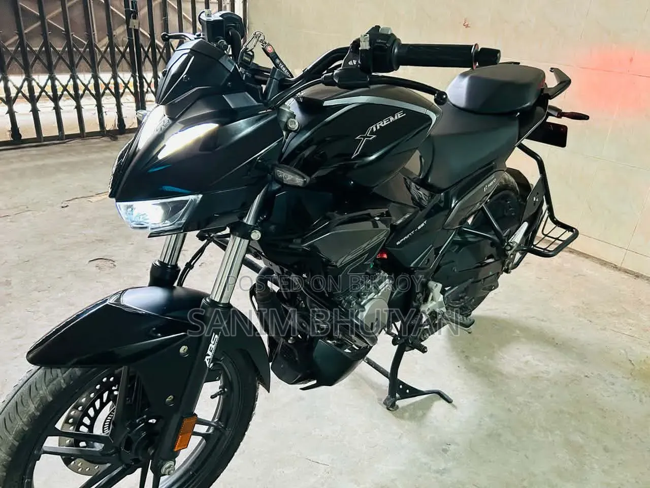New Hero Xtreme 125R 2025 Black