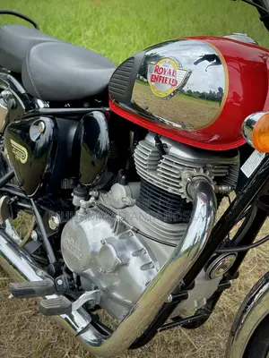 Royal Enfield Classic 350 2025 Red