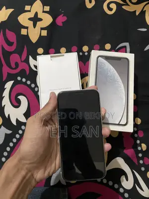 Apple iPhone XR 64 GB White