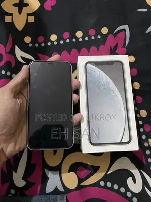 Apple iPhone XR 64 GB White