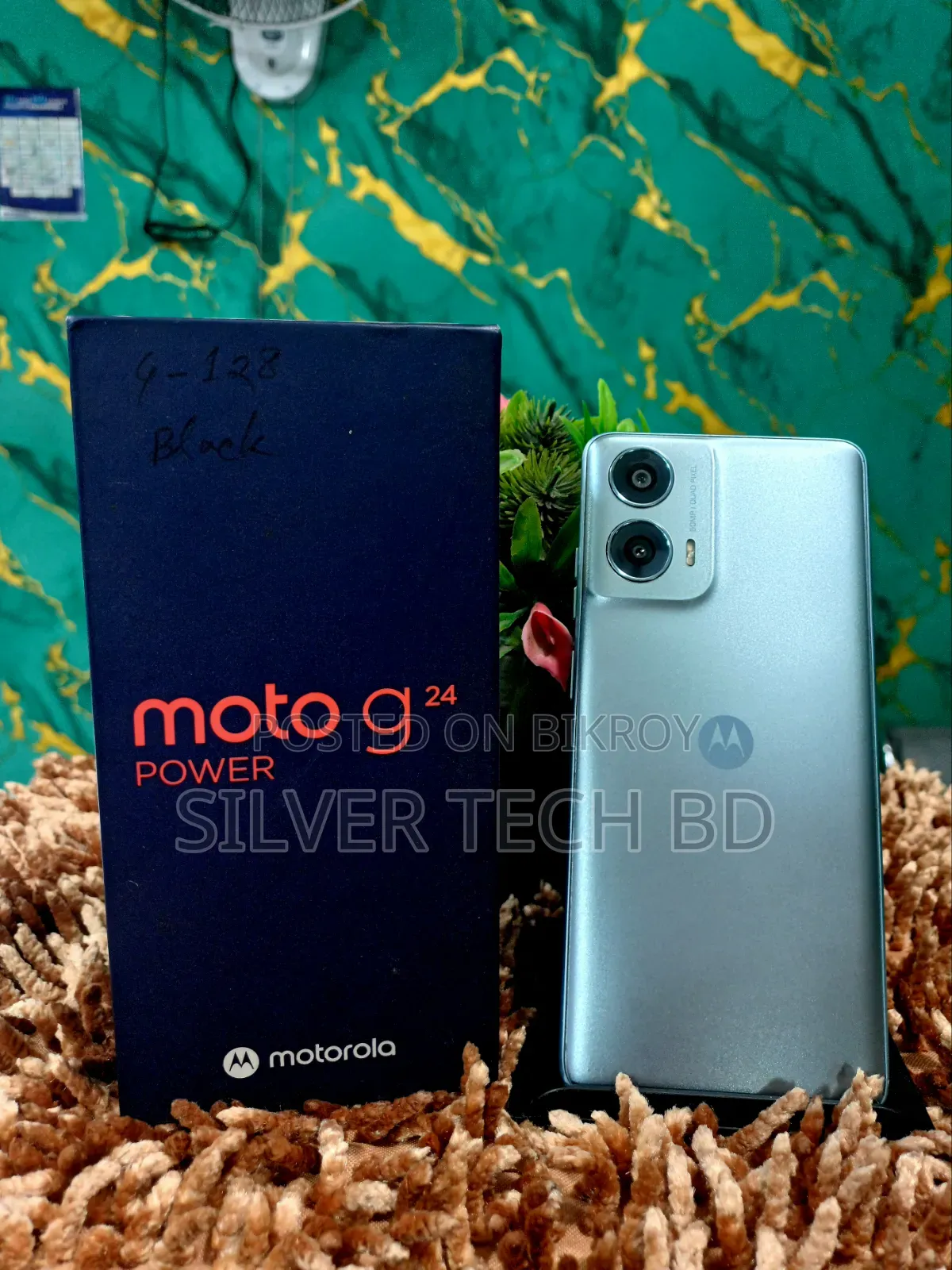 Motorola 128 GB Silver