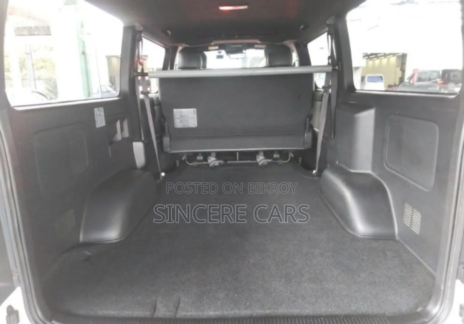 Toyota HiAce 2021 Pearl
