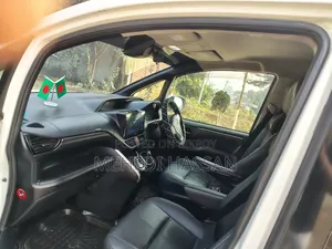 Toyota Noah 2016 Pearl