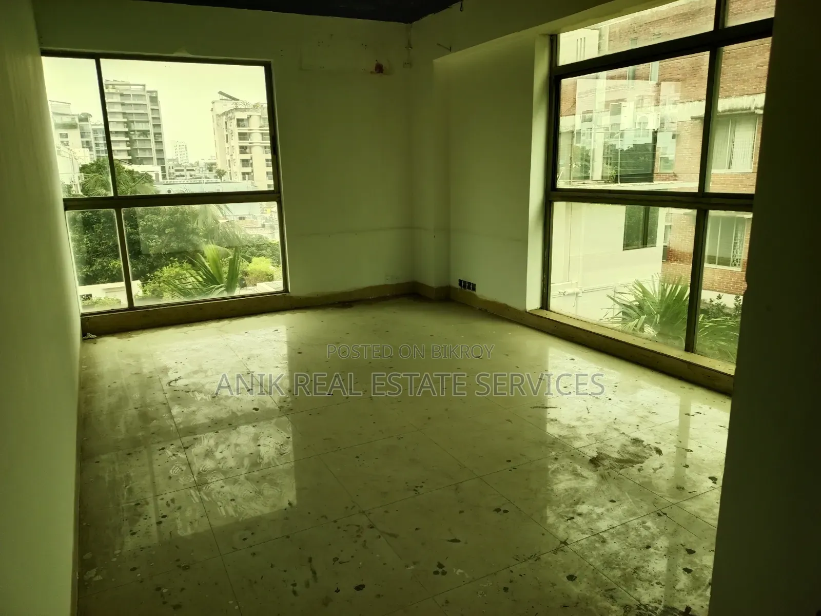 Commercial 2700 SFT Office Space Rent for Gulshan Avenue