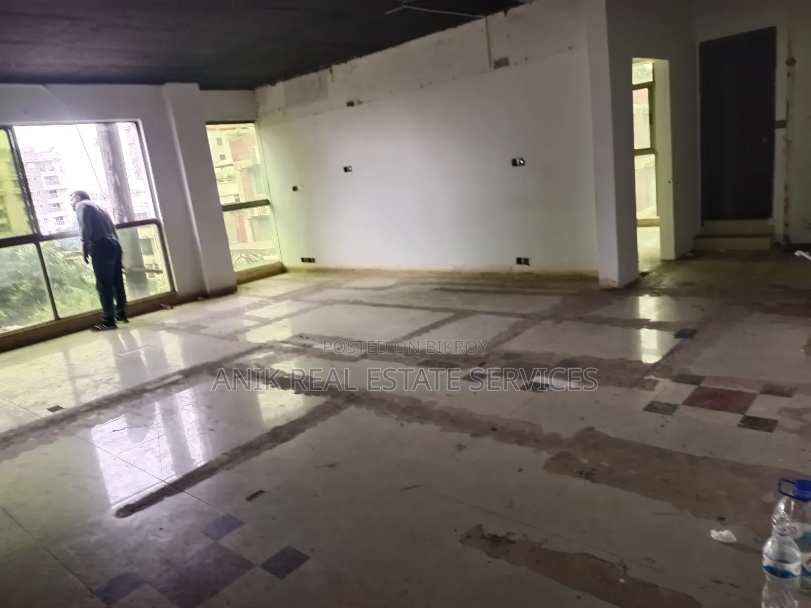 Commercial 2700 SFT Office Space Rent for Gulshan Avenue