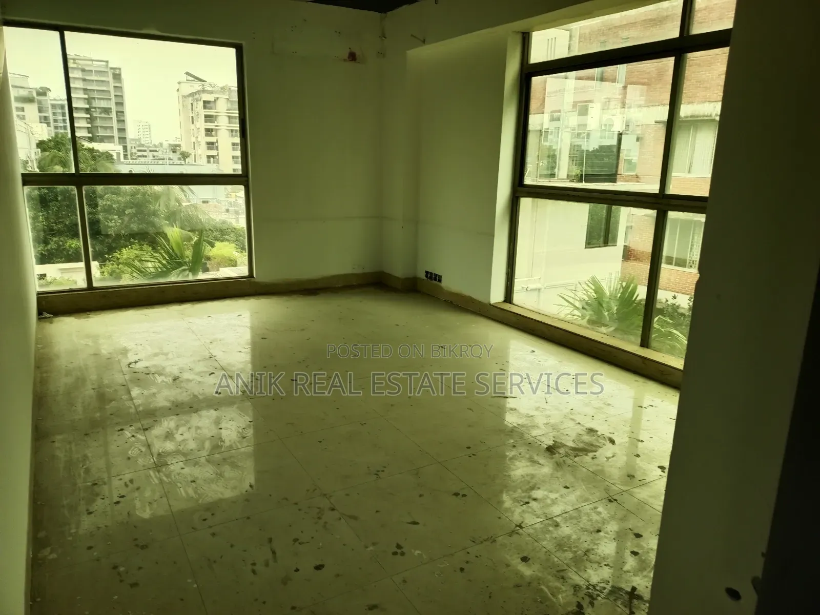 Commercial 2700 SFT Office Space Rent for Gulshan Avenue