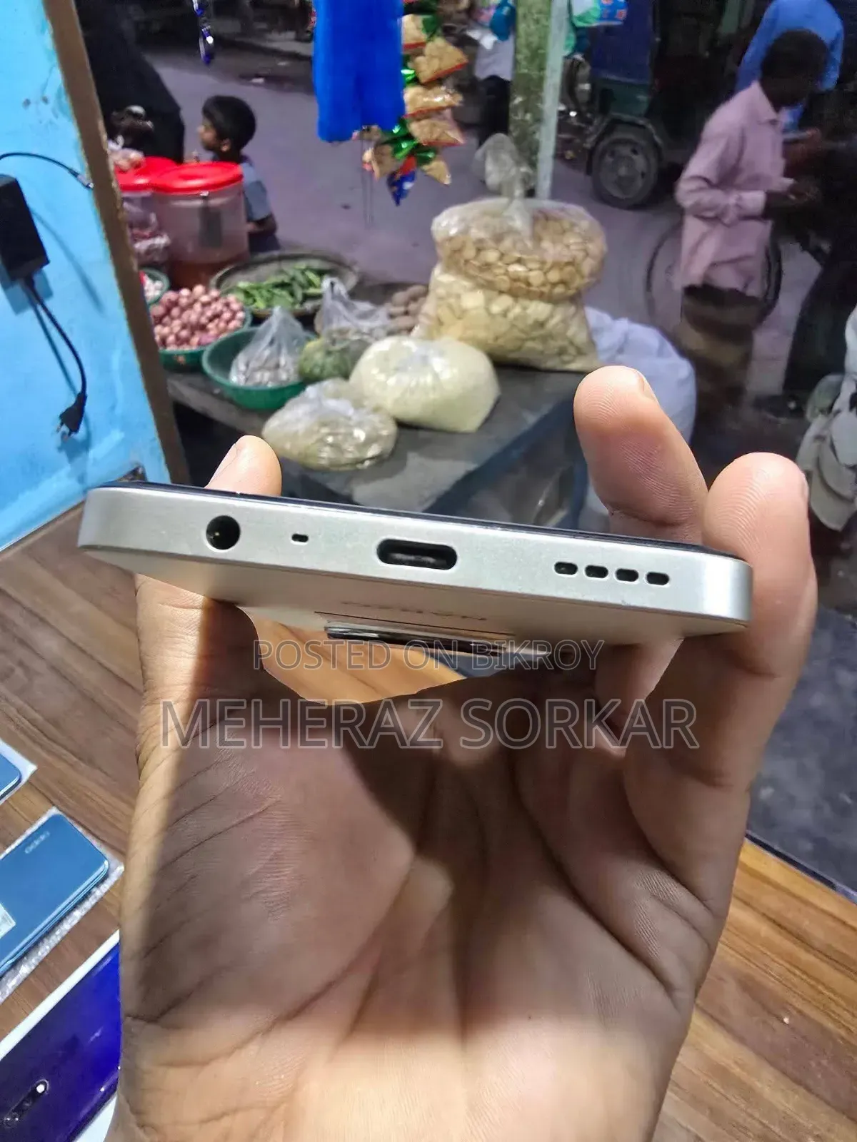 রিয়েলমি নারজো ১২৮ জিবি গোল্ড