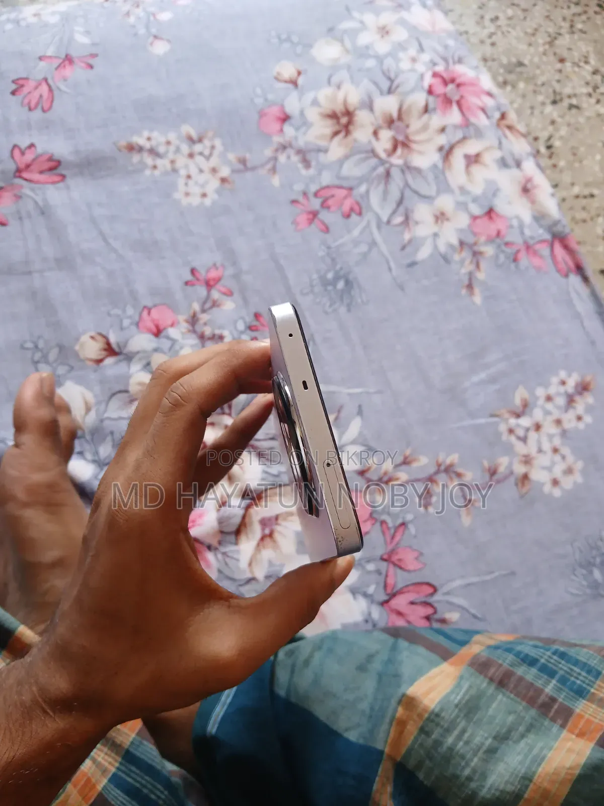 Realme 128 GB White