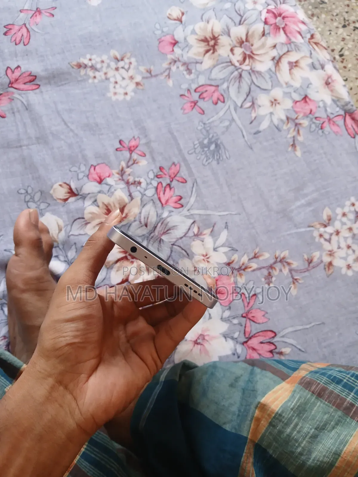 Realme 128 GB White