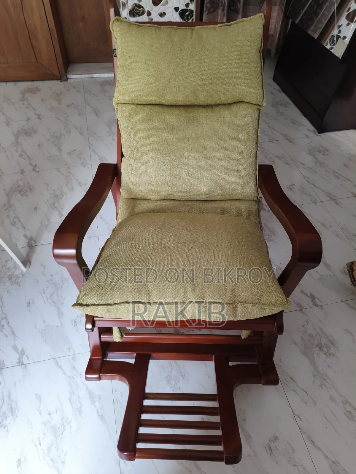 Otobi Rocking Chair New