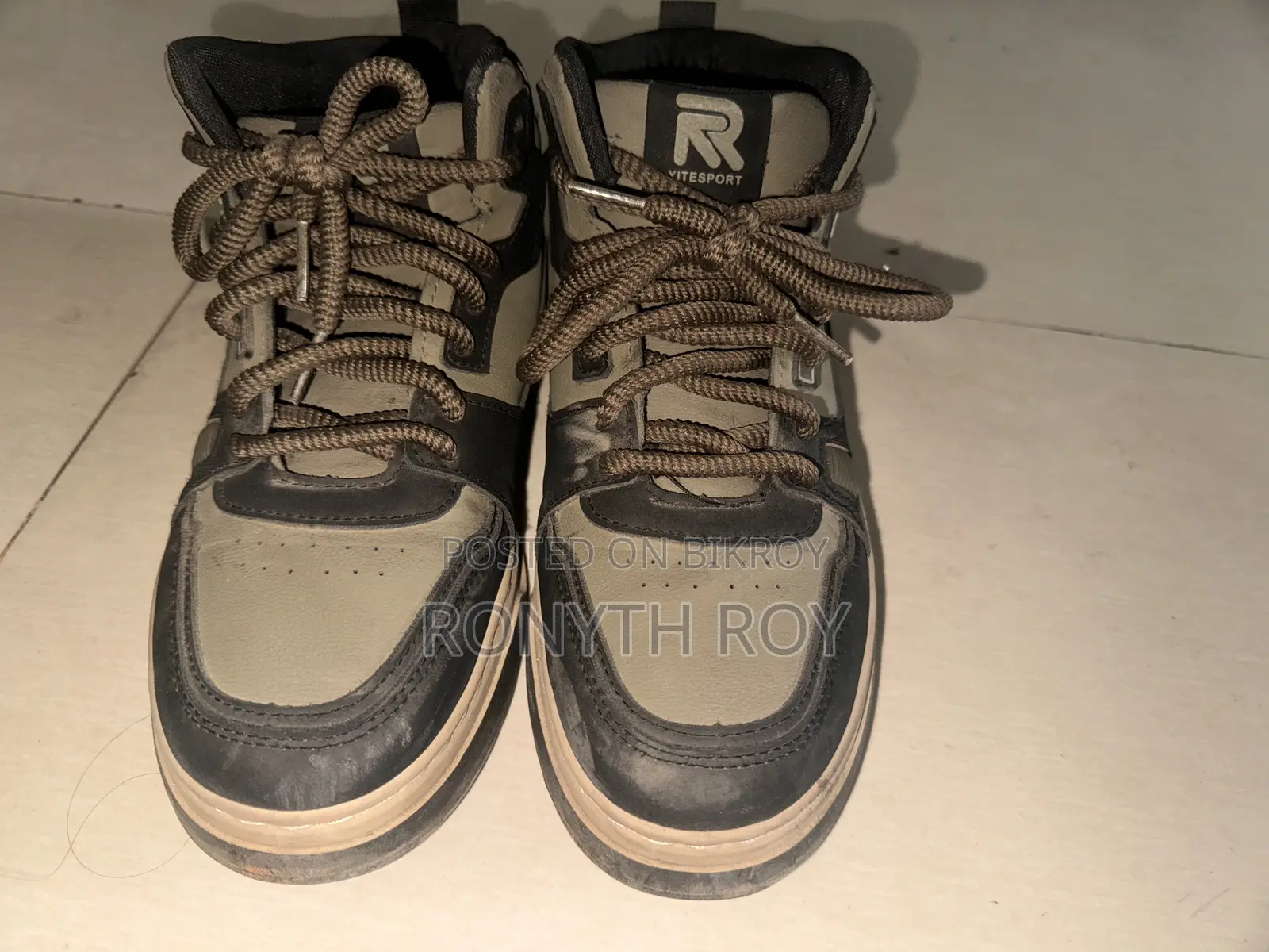 Shoe