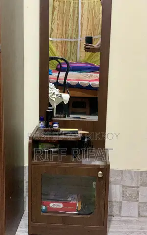 রিগ্যাল ড্রেসিং টেবিল