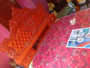 মেহগনি কাঠের খাট