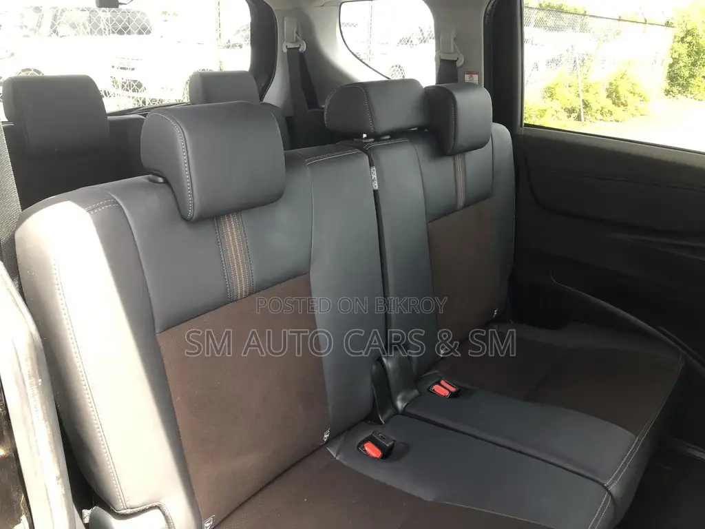 Toyota Sienta 1.5 Hybrid FWD 2021 Brown