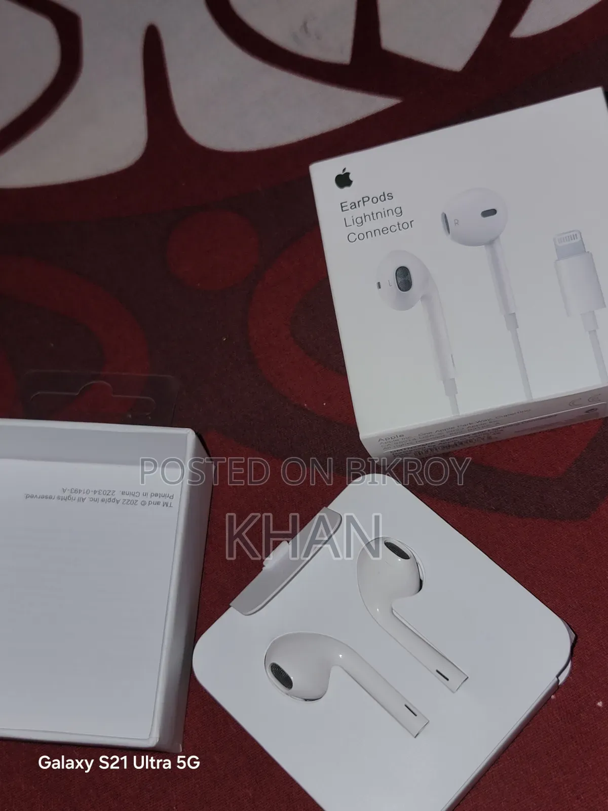 Apple Earpods With Lightning Connector