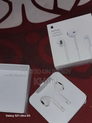 Apple Earpods With Lightning Connector