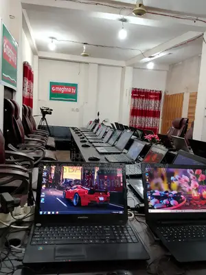 ল্যাপটপ এসার ৩জিবি ইন্টেল এসএসডি ২৫৬জিবি