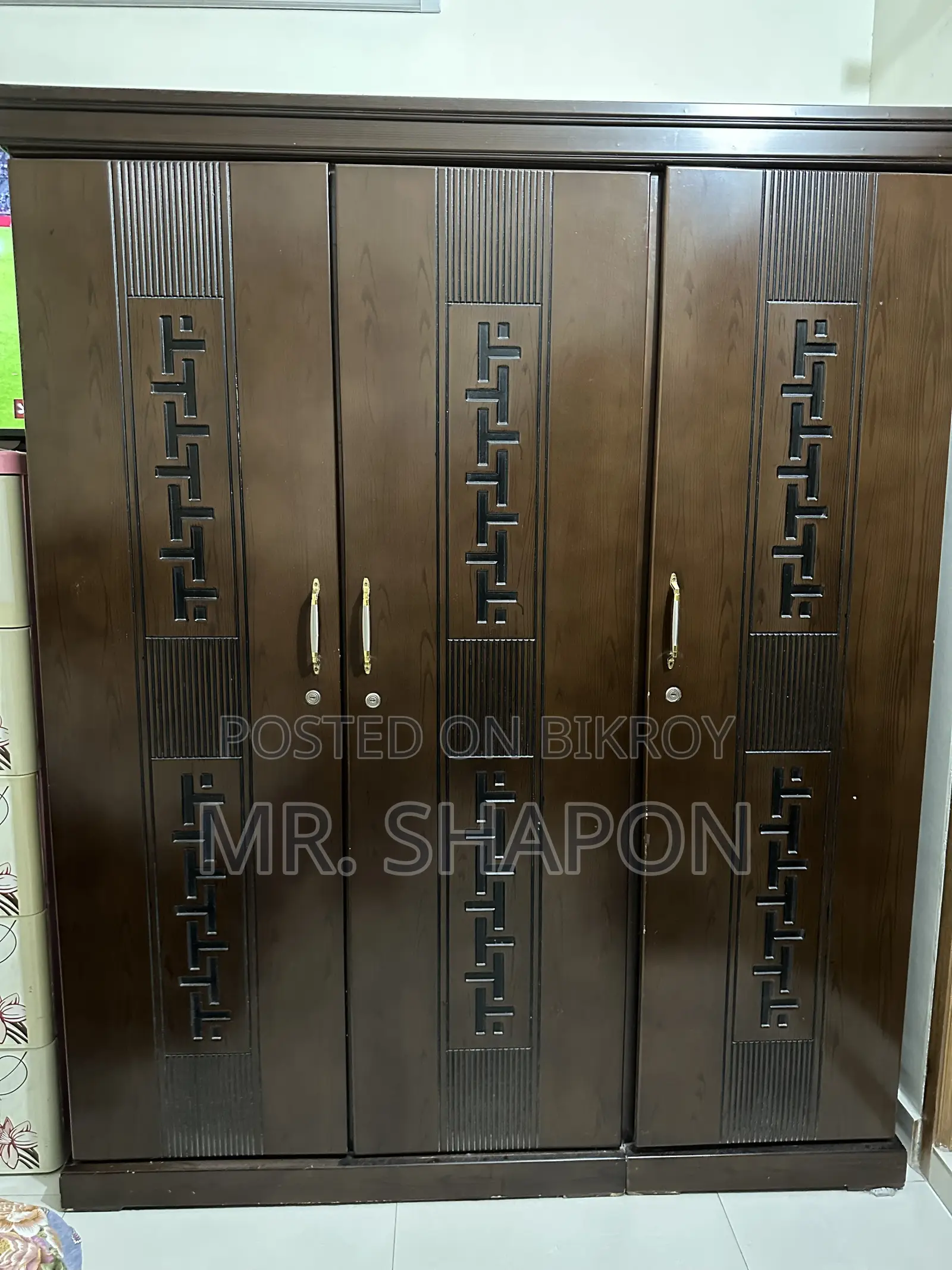 Almari 3door