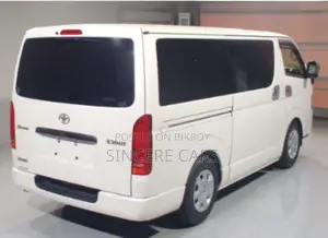 Toyota HiAce 2021 Pearl