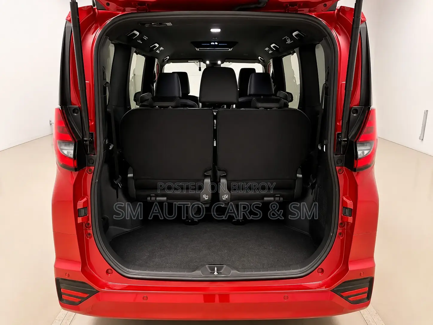 Toyota Noah 2022 Red