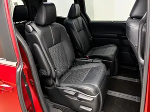 Toyota Noah 2022 Red