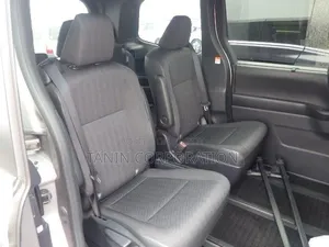 Toyota Noah 2022 Silver