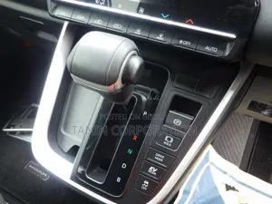 Toyota Noah 2022 Silver