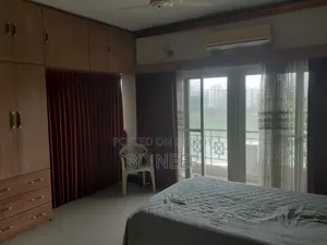 গুলশানে ভাড়ার জন্য আসবাবপত্রসহ ৪ বেডরুমের অ্যাপার্টমেন্ট