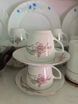 Ceramic tea cup set with saucers for sale at an attractive price!