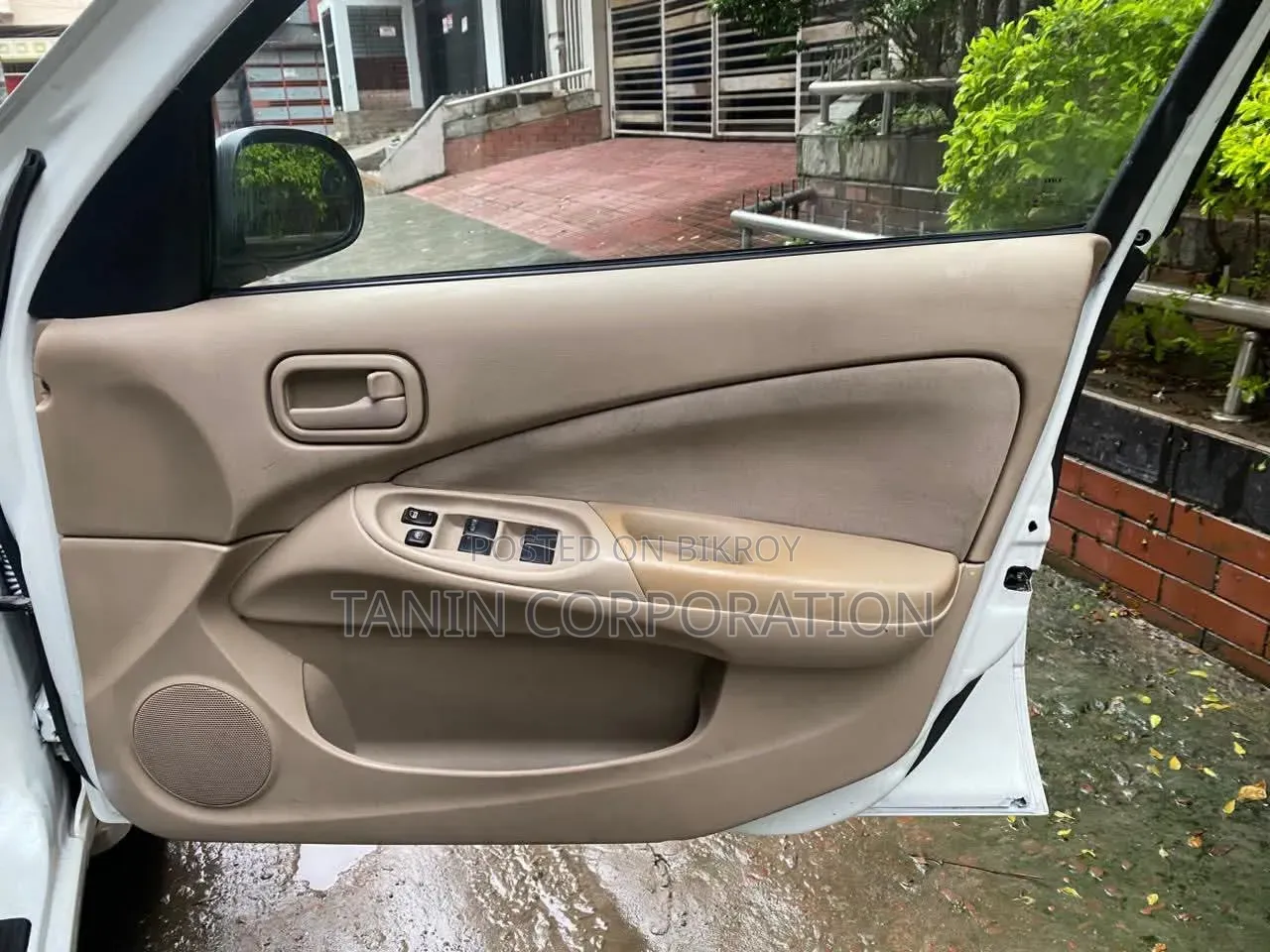 Nissan Sunny 2010 White