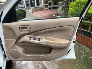 Nissan Sunny 2010 White