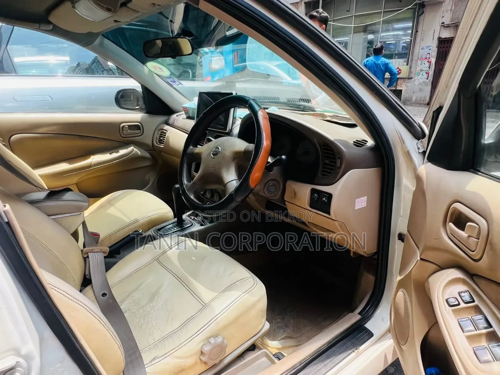 Nissan Sunny 2010 White