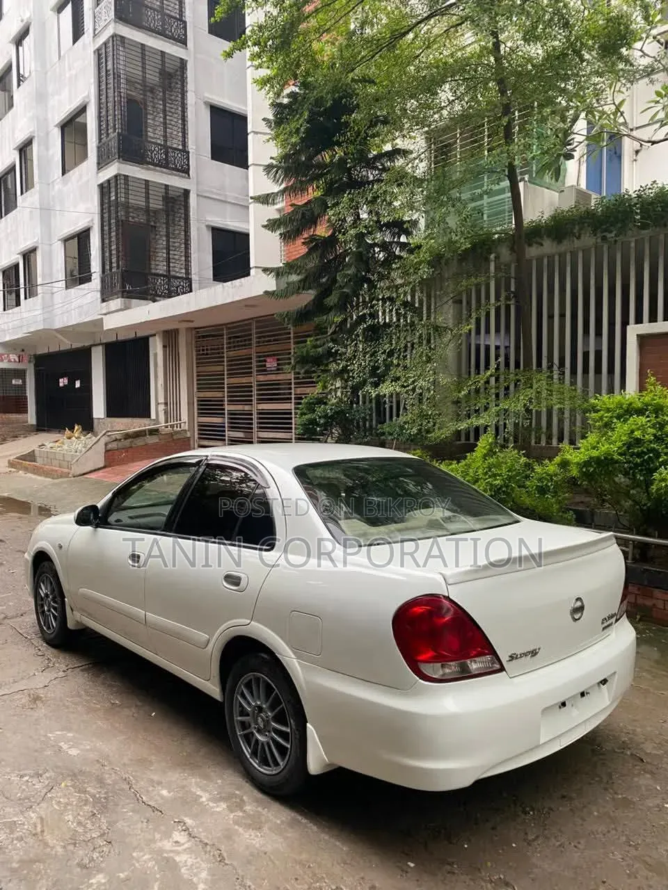 Nissan Sunny 2010 White