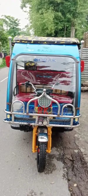 9-Seater Misuk Vehicle 2025 Blue