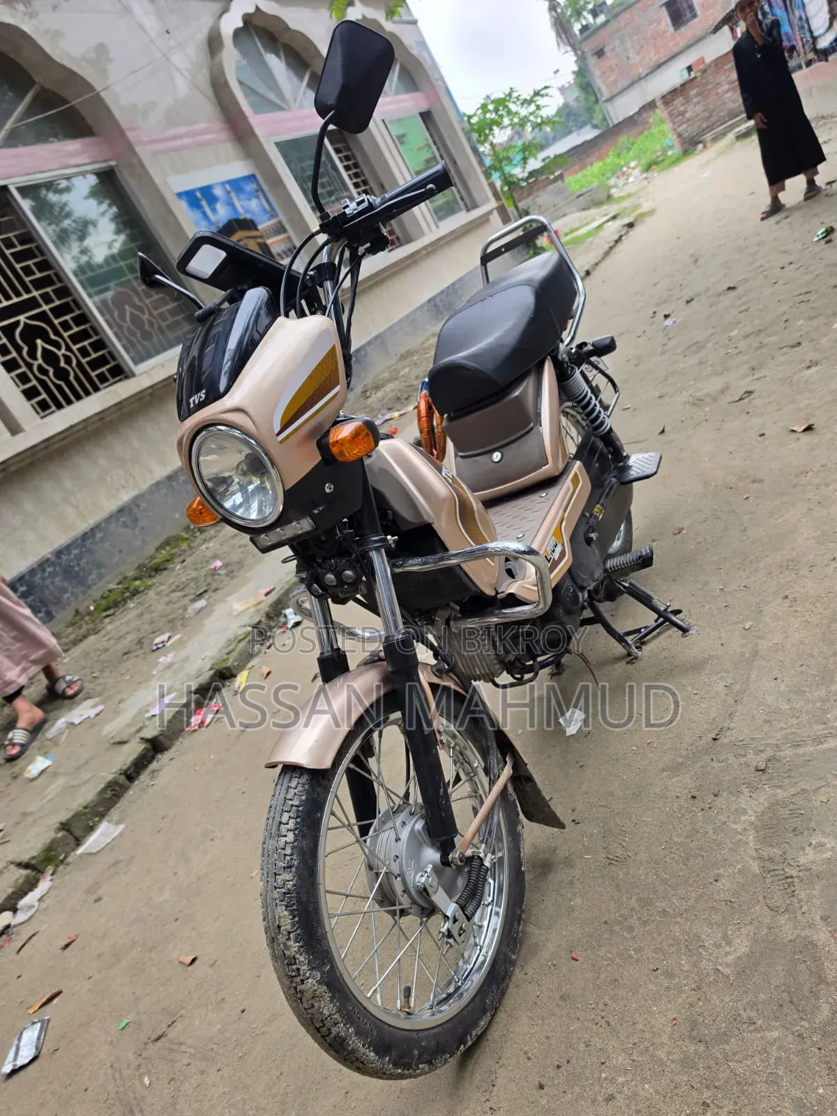 TVS XL 100 i-Touch 2026 Gold