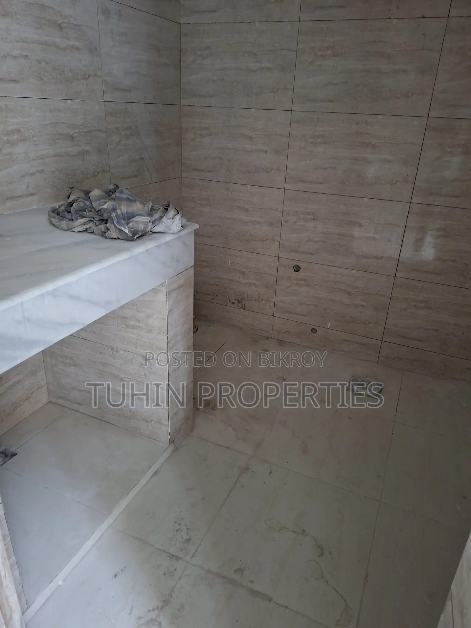 বনানী রোড নং ১১-এ ব্র্যান্ড নিউ রেডি কমার্শিয়াল স্পেস বিক্রয়
