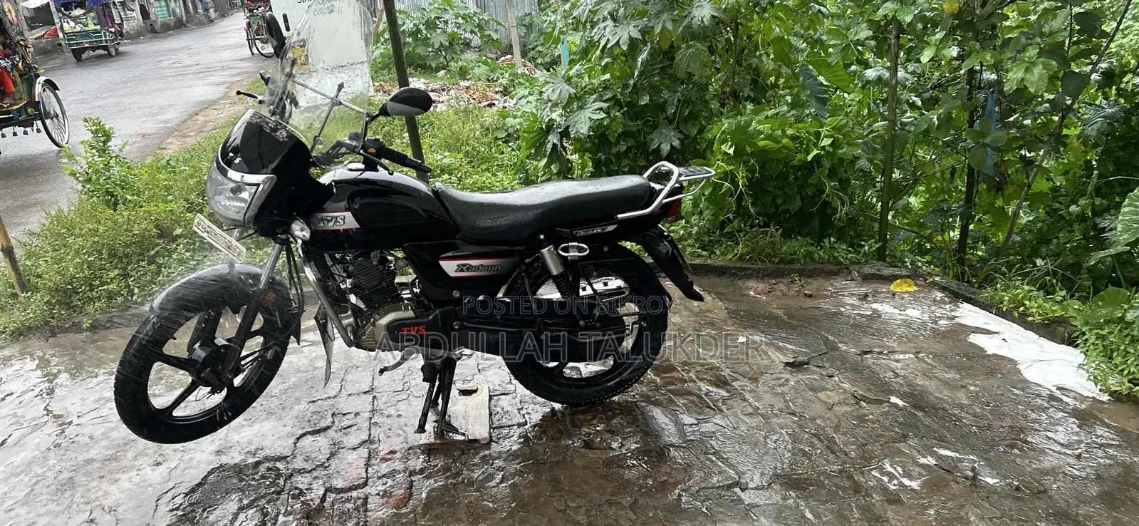 TVS Radeon ২০২৩ কালো