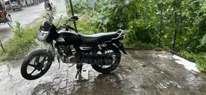 TVS Radeon ২০২৩ কালো