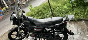 TVS Radeon ২০২৩ কালো