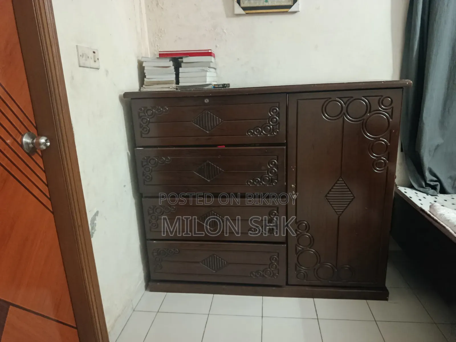 বাসার কিছু পুরাতন ফার্নিচার বিক্রয় করা হবে
