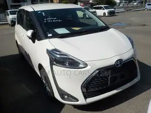 Toyota Sienta 1.5 Hybrid FWD 2021 Pearl